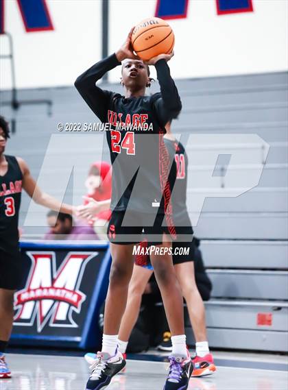 Thumbnail 2 in Village Christian vs King/Drew (20th Annual Rose City Round Ball Classic) photogallery.