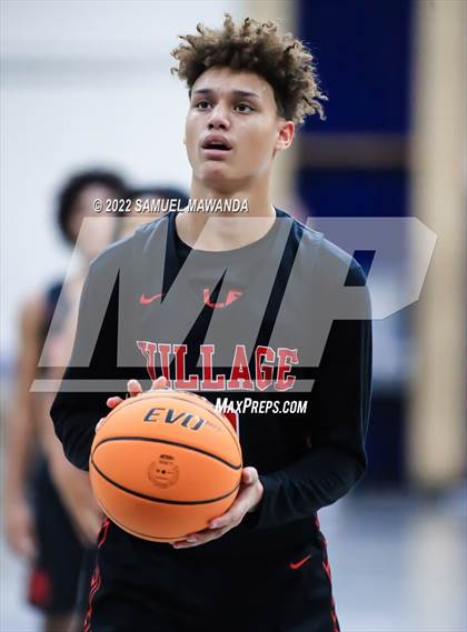Thumbnail 2 in Village Christian vs King/Drew (20th Annual Rose City Round Ball Classic) photogallery.
