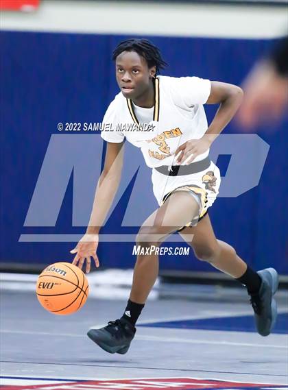 Thumbnail 2 in Village Christian vs King/Drew (20th Annual Rose City Round Ball Classic) photogallery.