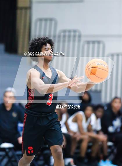 Thumbnail 2 in Village Christian vs King/Drew (20th Annual Rose City Round Ball Classic) photogallery.