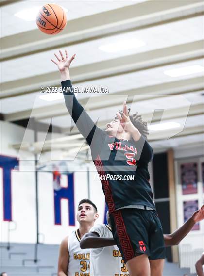 Thumbnail 1 in Village Christian vs King/Drew (20th Annual Rose City Round Ball Classic) photogallery.