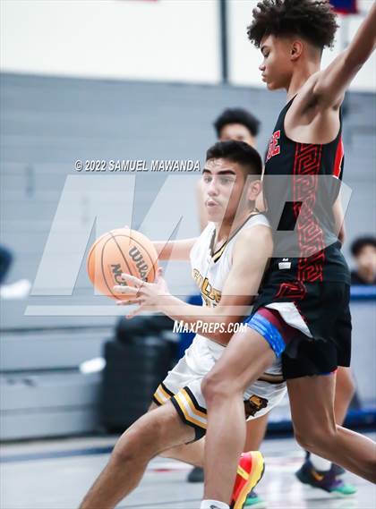 Thumbnail 3 in Village Christian vs King/Drew (20th Annual Rose City Round Ball Classic) photogallery.