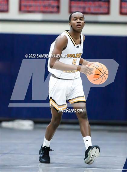 Thumbnail 1 in Village Christian vs King/Drew (20th Annual Rose City Round Ball Classic) photogallery.