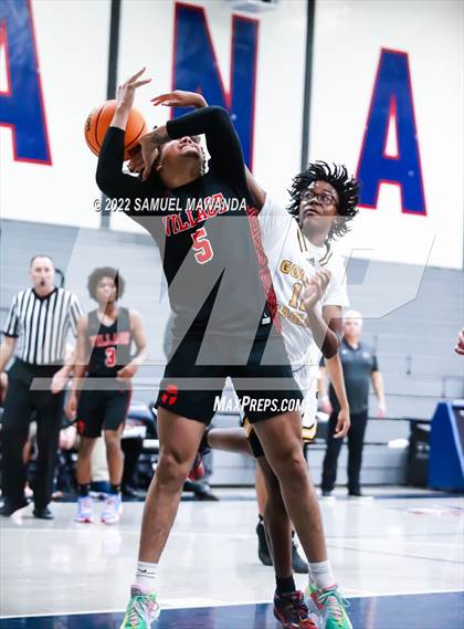 Thumbnail 3 in Village Christian vs King/Drew (20th Annual Rose City Round Ball Classic) photogallery.