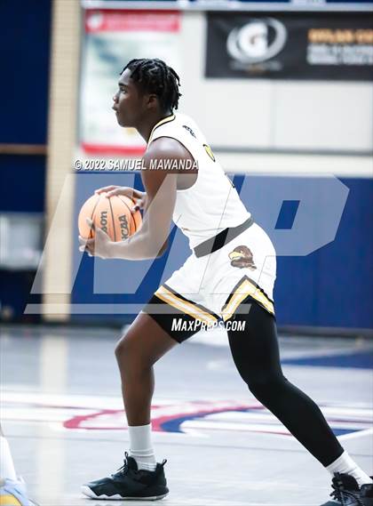 Thumbnail 3 in Village Christian vs King/Drew (20th Annual Rose City Round Ball Classic) photogallery.
