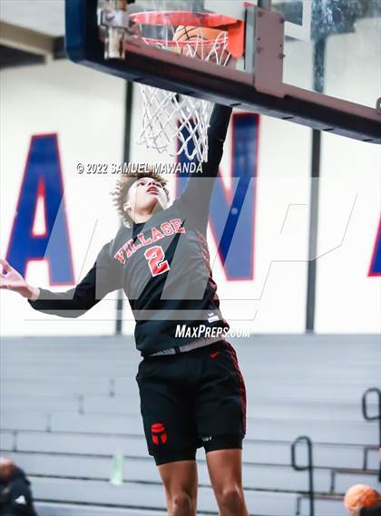 Thumbnail 3 in Village Christian vs King/Drew (20th Annual Rose City Round Ball Classic) photogallery.