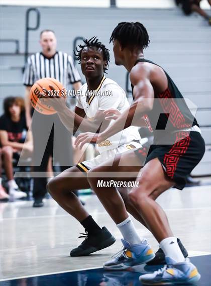 Thumbnail 3 in Village Christian vs King/Drew (20th Annual Rose City Round Ball Classic) photogallery.