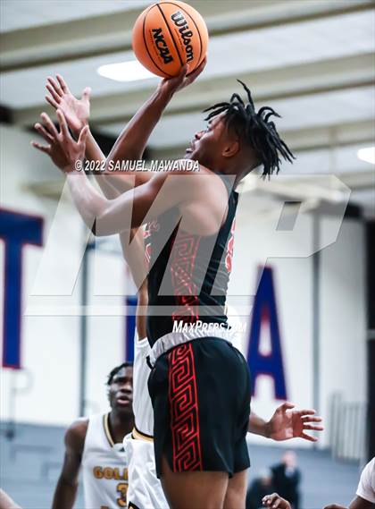Thumbnail 2 in Village Christian vs King/Drew (20th Annual Rose City Round Ball Classic) photogallery.