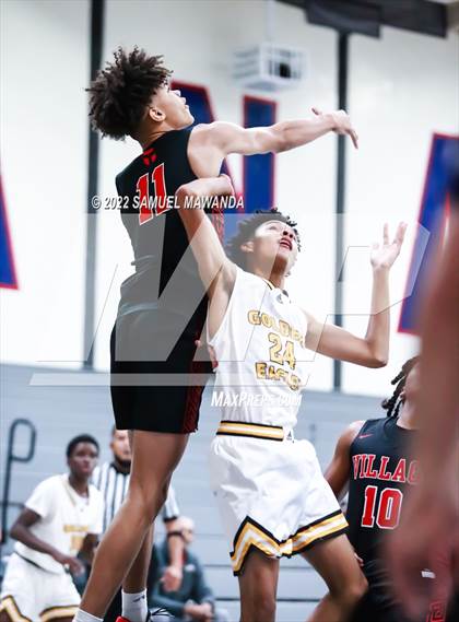 Thumbnail 3 in Village Christian vs King/Drew (20th Annual Rose City Round Ball Classic) photogallery.