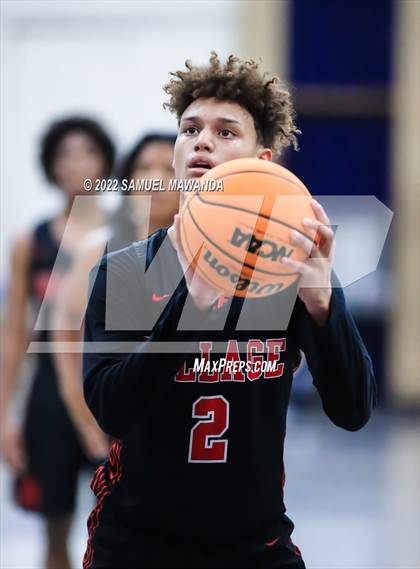 Thumbnail 3 in Village Christian vs King/Drew (20th Annual Rose City Round Ball Classic) photogallery.