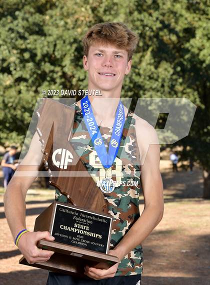 Thumbnail 3 in CIF State Cross Country Championships (Boys Awards) photogallery.