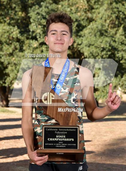 Thumbnail 2 in CIF State Cross Country Championships (Boys Awards) photogallery.