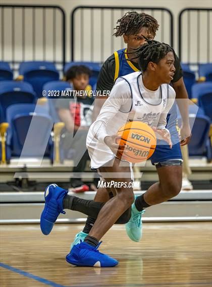Thumbnail 1 in New Life Christian Academy vs. James Cardinal McGuigan (Veterans Showcase) photogallery.