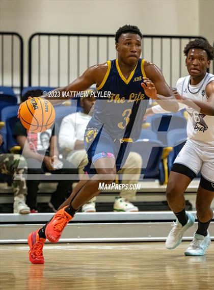 Thumbnail 1 in New Life Christian Academy vs. James Cardinal McGuigan (Veterans Showcase) photogallery.