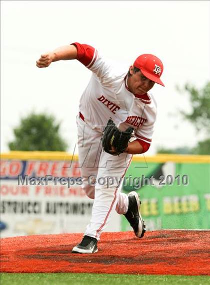 Thumbnail 2 in Dixie Heights vs Boone Co. (KHSAA 9th Region Final) photogallery.