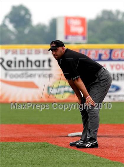 Thumbnail 1 in Dixie Heights vs Boone Co. (KHSAA 9th Region Final) photogallery.