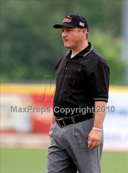Thumbnail 2 in Dixie Heights vs Boone Co. (KHSAA 9th Region Final) photogallery.