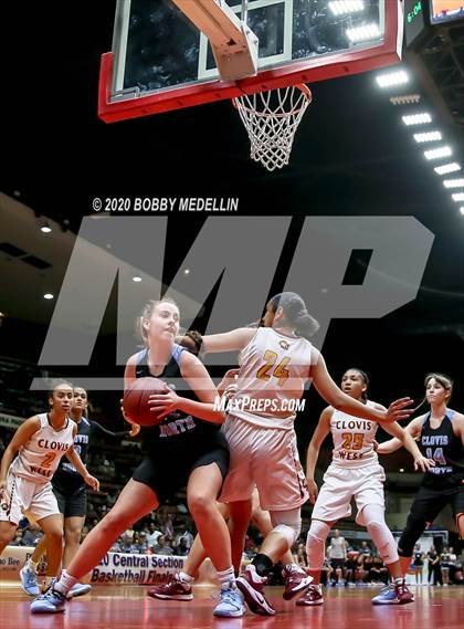Thumbnail 3 in Clovis North vs. Clovis West (CIF Open Division Championship) photogallery.