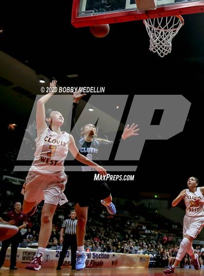 Thumbnail 2 in Clovis North vs. Clovis West (CIF Open Division Championship) photogallery.