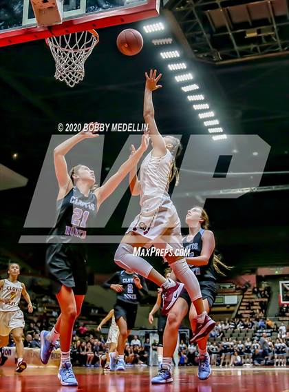 Thumbnail 3 in Clovis North vs. Clovis West (CIF Open Division Championship) photogallery.
