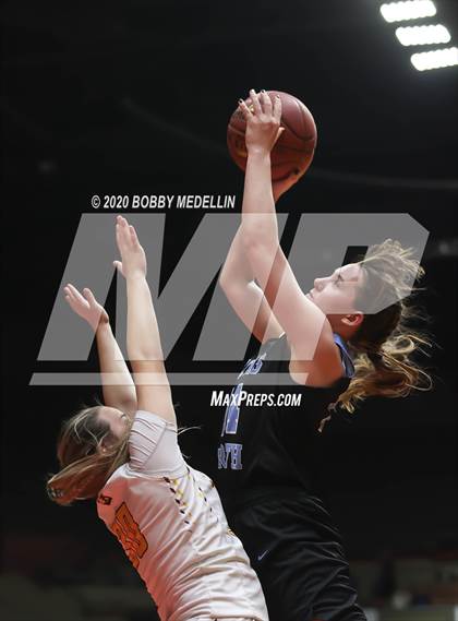Thumbnail 3 in Clovis North vs. Clovis West (CIF Open Division Championship) photogallery.