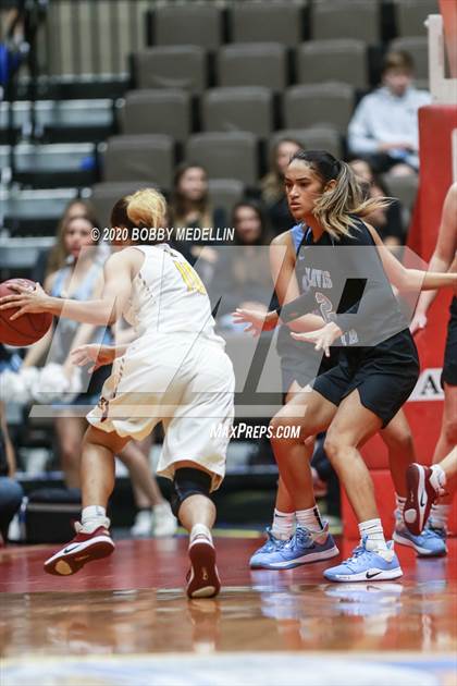 Thumbnail 2 in Clovis North vs. Clovis West (CIF Open Division Championship) photogallery.