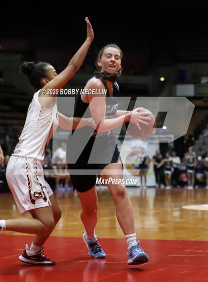 Thumbnail 1 in Clovis North vs. Clovis West (CIF Open Division Championship) photogallery.