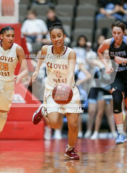 Thumbnail 3 in Clovis North vs. Clovis West (CIF Open Division Championship) photogallery.