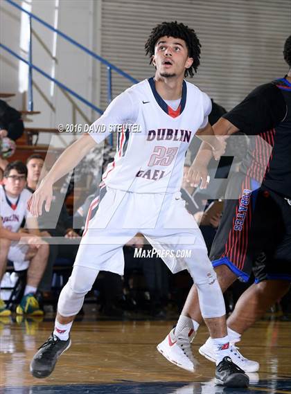 Thumbnail 2 in San Leandro vs. Dublin (Gridley Invitational) photogallery.