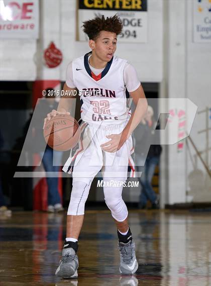 Thumbnail 3 in San Leandro vs. Dublin (Gridley Invitational) photogallery.