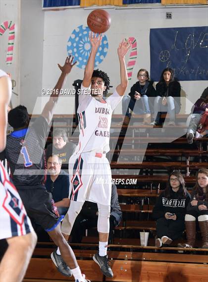 Thumbnail 1 in San Leandro vs. Dublin (Gridley Invitational) photogallery.