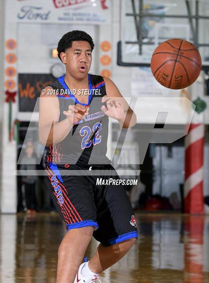 Thumbnail 2 in San Leandro vs. Dublin (Gridley Invitational) photogallery.