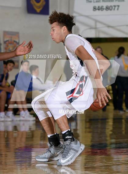 Thumbnail 1 in San Leandro vs. Dublin (Gridley Invitational) photogallery.