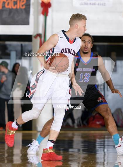 Thumbnail 2 in San Leandro vs. Dublin (Gridley Invitational) photogallery.