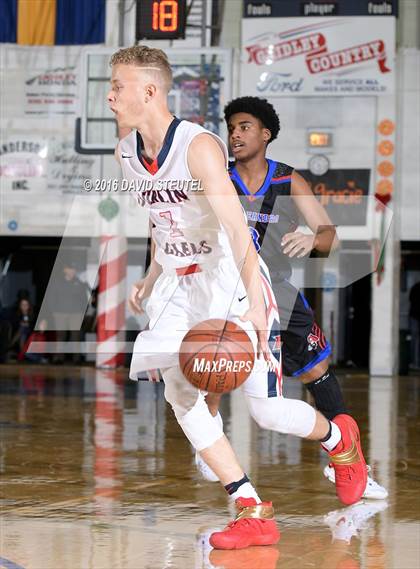 Thumbnail 1 in San Leandro vs. Dublin (Gridley Invitational) photogallery.