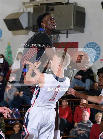 Thumbnail 3 in San Leandro vs. Dublin (Gridley Invitational) photogallery.