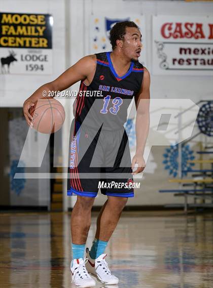 Thumbnail 2 in San Leandro vs. Dublin (Gridley Invitational) photogallery.