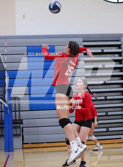 Thumbnail 3 in Burroughs vs Campbell Hall (Burbank JV Tournament) photogallery.