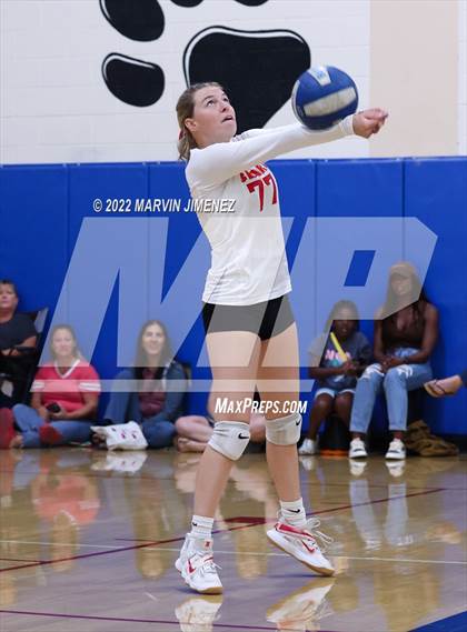 Thumbnail 3 in Burroughs vs Campbell Hall (Burbank JV Tournament) photogallery.