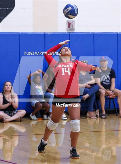 Thumbnail 2 in Burroughs vs Campbell Hall (Burbank JV Tournament) photogallery.