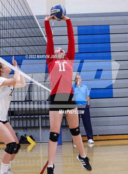 Thumbnail 3 in Burroughs vs Campbell Hall (Burbank JV Tournament) photogallery.