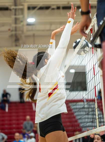 Thumbnail 2 in Cathedral Catholic vs. Torrey Pines (CIF SDS Open Division Final) photogallery.