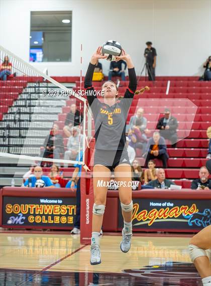 Thumbnail 1 in Cathedral Catholic vs. Torrey Pines (CIF SDS Open Division Final) photogallery.