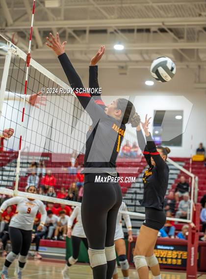 Thumbnail 2 in Cathedral Catholic vs. Torrey Pines (CIF SDS Open Division Final) photogallery.