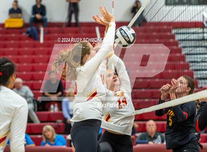 Thumbnail 2 in Cathedral Catholic vs. Torrey Pines (CIF SDS Open Division Final) photogallery.