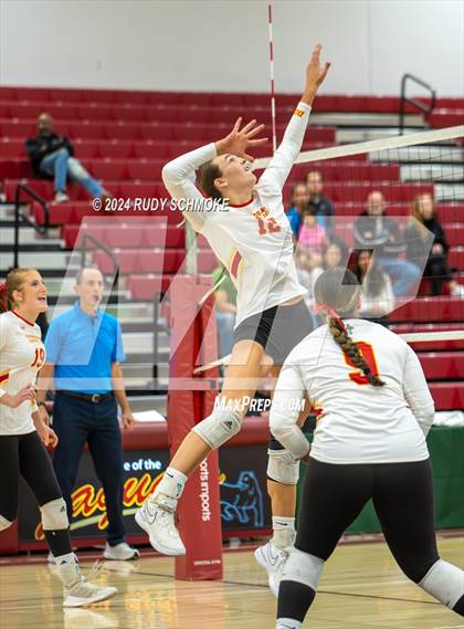 Thumbnail 1 in Cathedral Catholic vs. Torrey Pines (CIF SDS Open Division Final) photogallery.