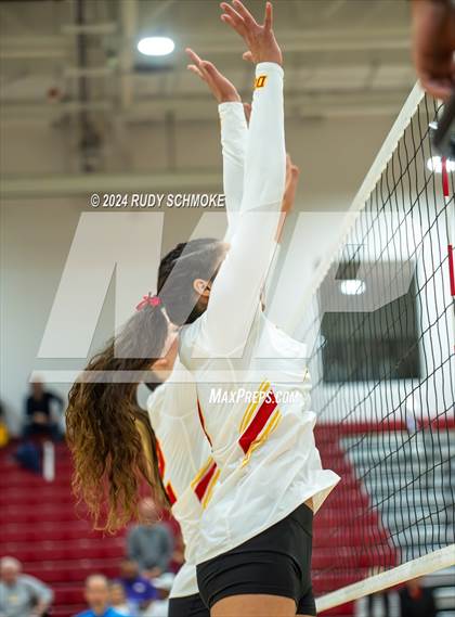 Thumbnail 1 in Cathedral Catholic vs. Torrey Pines (CIF SDS Open Division Final) photogallery.