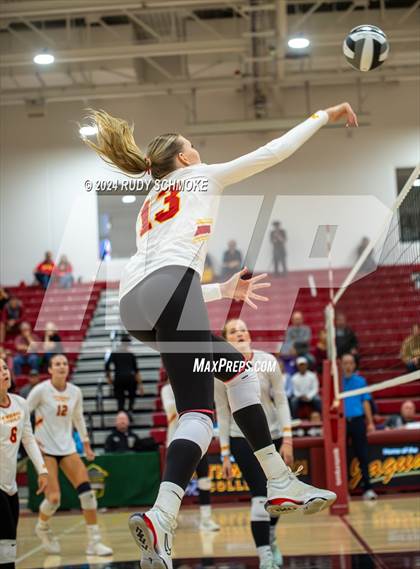 Thumbnail 2 in Cathedral Catholic vs. Torrey Pines (CIF SDS Open Division Final) photogallery.