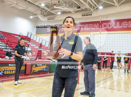 Thumbnail 3 in Cathedral Catholic vs. Torrey Pines (CIF SDS Open Division Final) photogallery.
