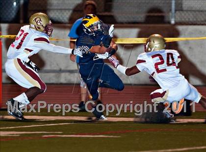 Thumbnail 3 in Bellevue vs. Oaks Christian (Mission Viejo Football Classic) photogallery.